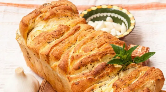 Как да си направите чесново хлебче у дома? Става лесно и бързо!