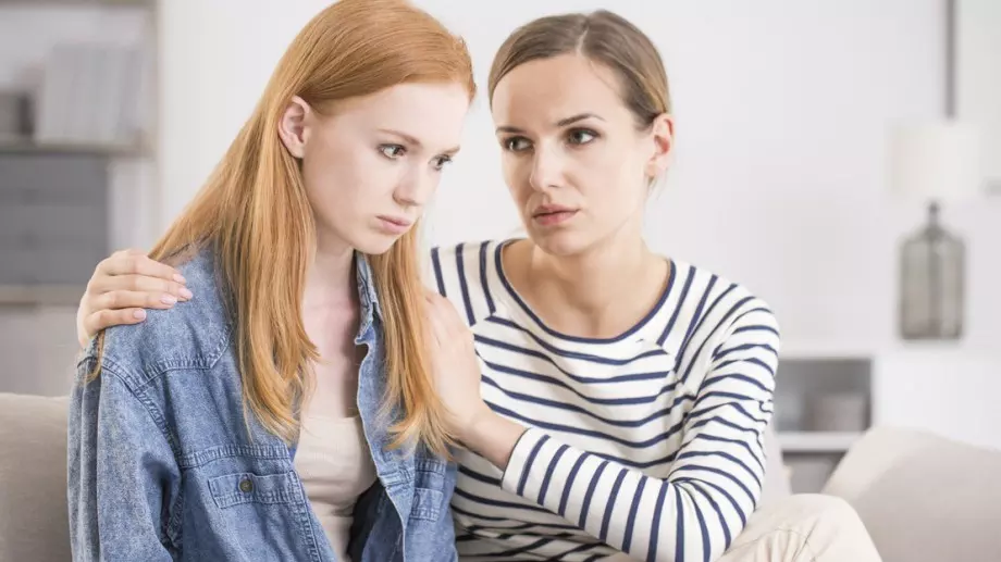 Виц за днес: Дъщеря тича при майка си след сватбата