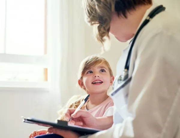 Лекарите искат потребителска такса за деца, но да се плаща от държавата