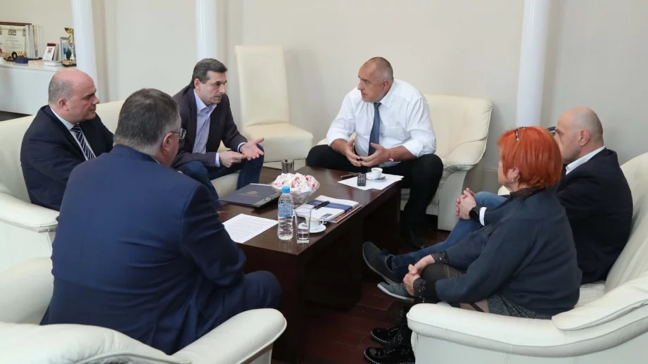 Властта се втурна да успокоява за промените при пенсиите