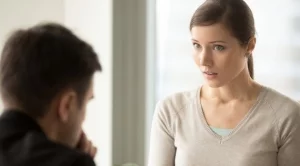 3 знака, че НЕ трябва да се доверявате на колегата