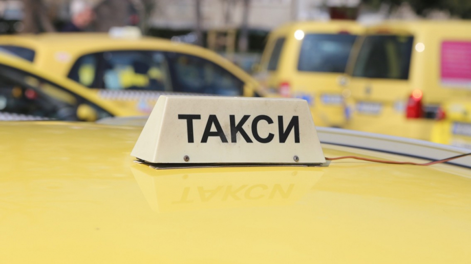 Цените на таксиметровите услуги ще скочат Броячът на таксито в