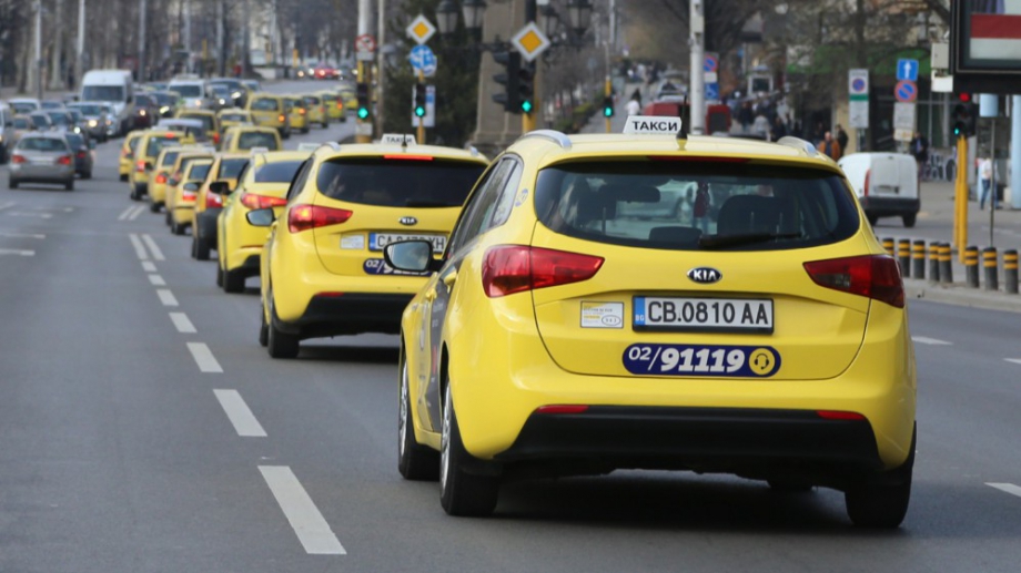 Таксиметровите услуги в София поскъпват сериозно от 1 януари 2022