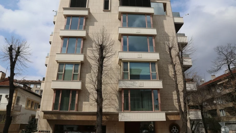 Експерт: Абсурдно е заради една сграда да промениш цял закон