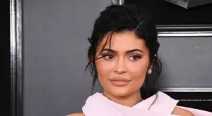 Звезди, съжаляващи за пластичните си операции