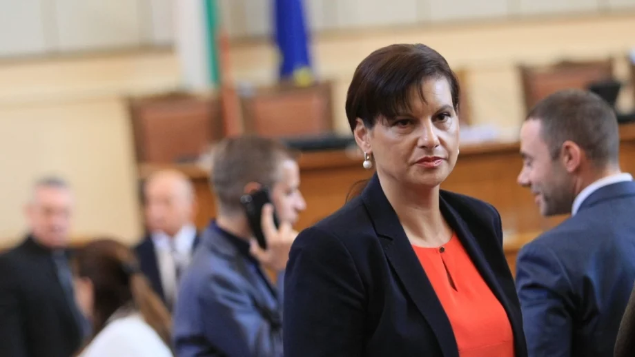 Даниела Дариткова сменя Цветанов като шеф на ПГ на ГЕРБ