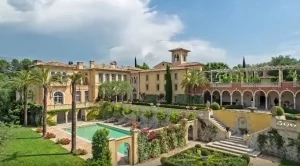 Френски милионер ще трябва да разруши шатото си за 64 млн. долара