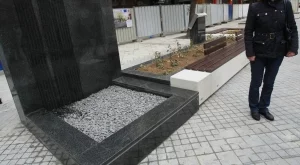 Фандъкова нареди да махнат "гроба" на площад "Гарибалди"