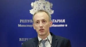 Учителите ще получават годишен бонус за постигнати резултати