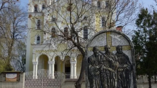 В Раковски става все по-цветно (СНИМКИ)