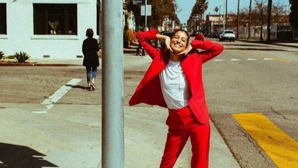 Жена носи една и съща дреха цели 2 месеца. Ето защо