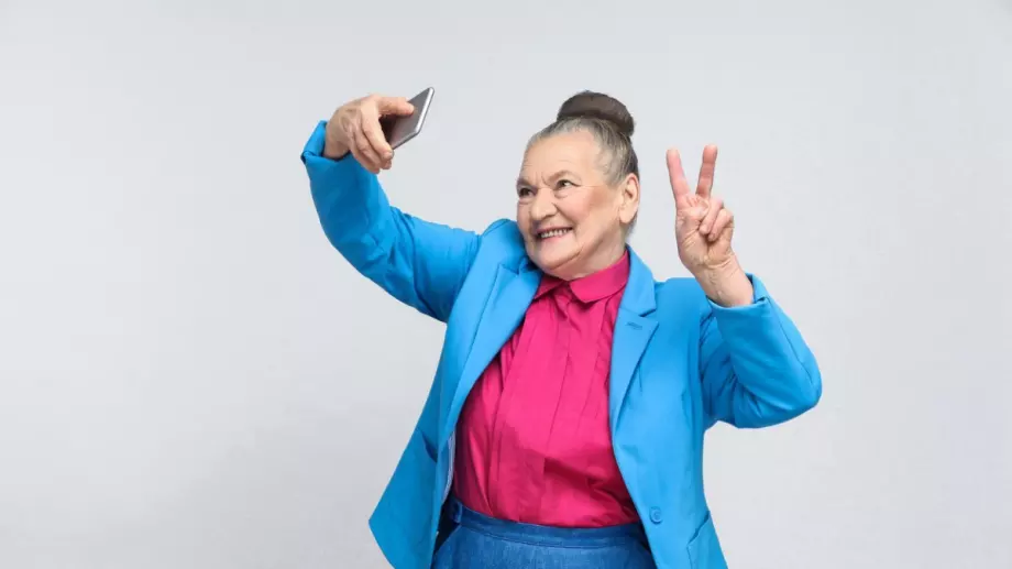 Вечерен виц: Баба и дядо напускат хотел