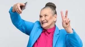 Днешните баби - имат пари за внуците, но НЕ и време за тях