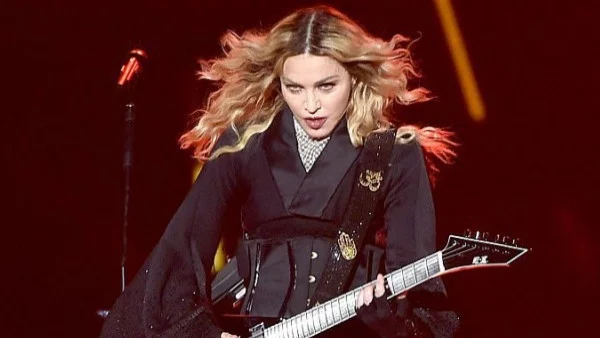 Мадона пее на Евровизия срещу 1 млн. долара