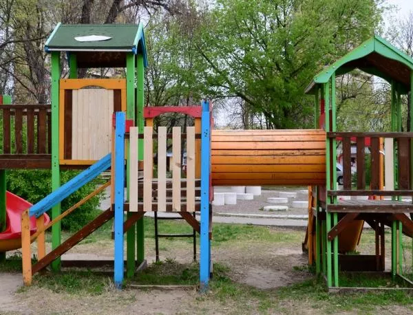 Obshina Vidin Remontira Schupeni Sorzheniya Na Detska Ploshadka V Park Vladikina Bahcha