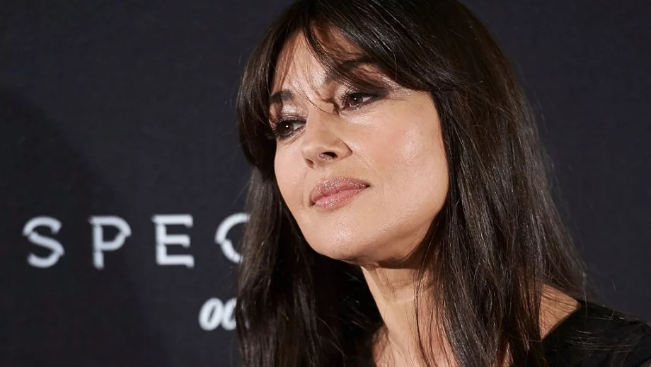 8 трика, които звездите използват, за да изглеждат добре на снимки