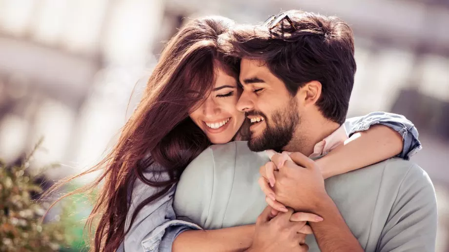 Няма по-красива любов от тази, в която обичащите се имат силна духовна връзка   