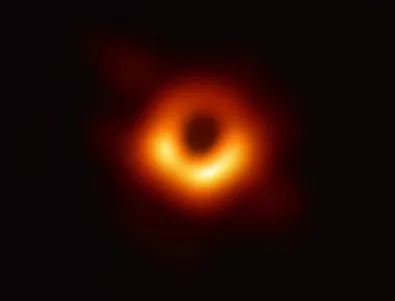 Историческо: За първи път направиха снимка на черна дупка (ВИДЕО)