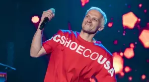 Порасналите синове на Део са очарователни (СНИМКИ)