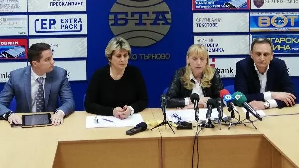 Йончева припомни: От обществени поръчки за саниране хората на Добрев взеха над 100 млн.лв.