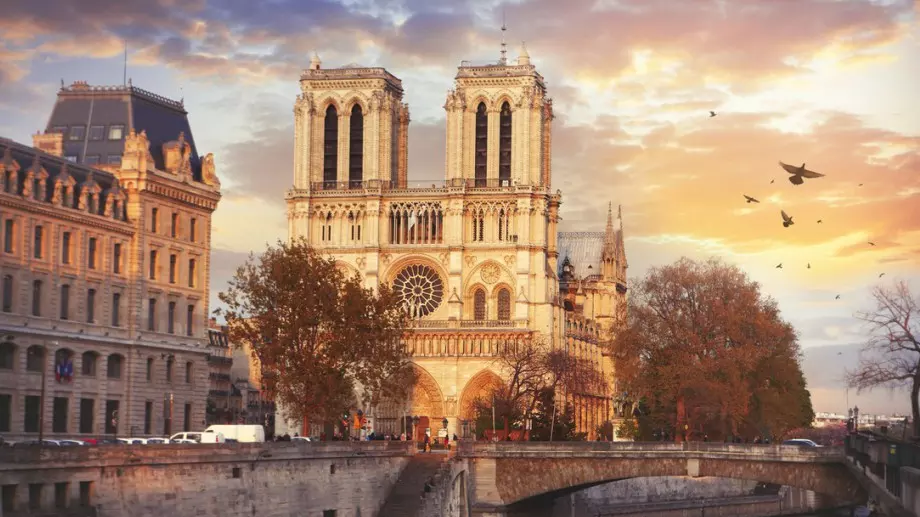 Откриха неподозирани тайни за строежа на Нотр Дам в Париж