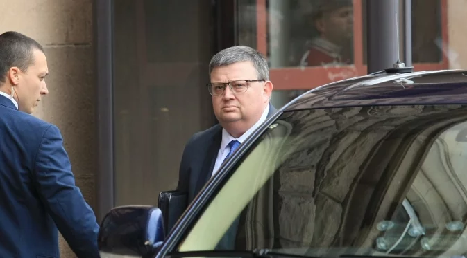 Цацаров взе на специален надзор разследването срещу Лютви Местан