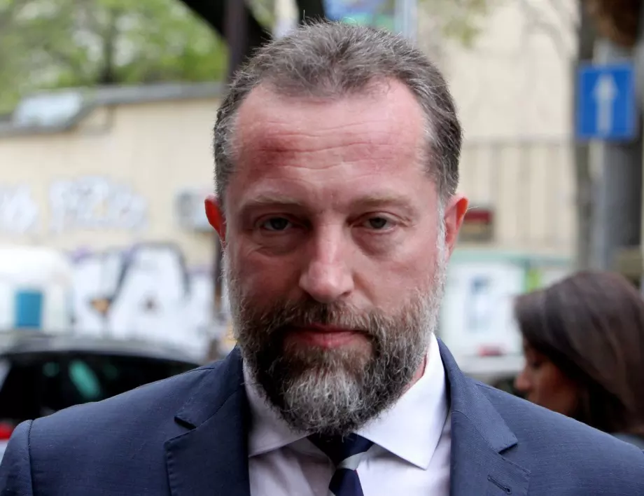 Иво Христов: Кукловодите овладяха зоната на мимолетна свобода и днес мрежите са пирамидално структурирани