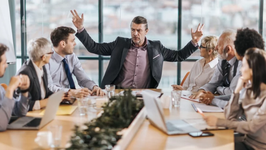 Екипът ви се е обърнал срещу вас? Направете тези 4 неща