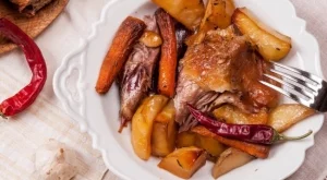 Печено агнешко с картофи