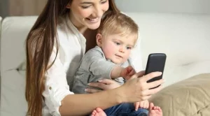 Зависимостта към телефона руши връзката ни с децата
