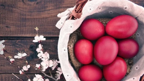 Велики четвъртък е! Боядисваме великденските яйца