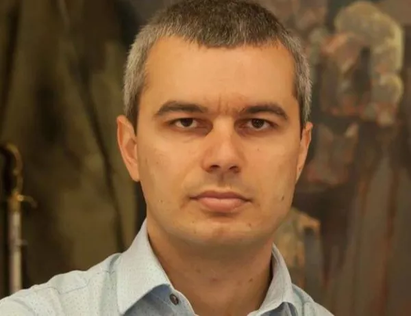 Кой се страхува от Възраждане и защо беше поискан затвор за Костадин Костадинов?*