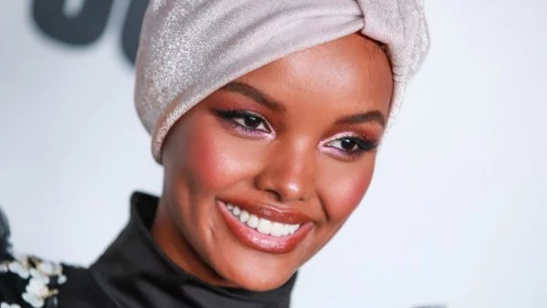 За първи път модел по буркини в Sports Illustrated (снимки)