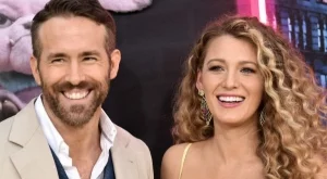 Блейк Лайвли е бременна за трети път (снимки)