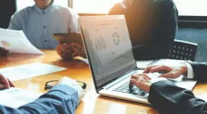 Изработваме по 21,40 лева на час