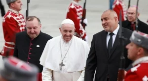 Борисов: Папата каза да продължим да правим мостове и магистрали