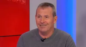 {{ otherArticle[0].article.title }}