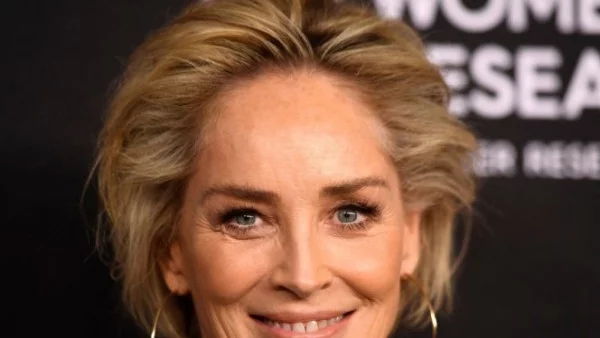 Да! Шарън Стоун се снима гола на 61 (снимки)