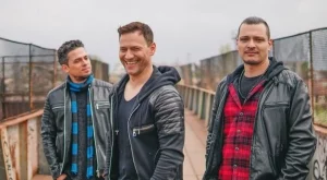 Орлин Павлов с акустичен концерт