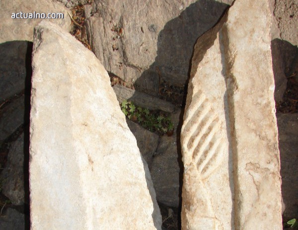 photo of Мраморни парчета с релефни изображения бяха открити край Бачковския манастир 