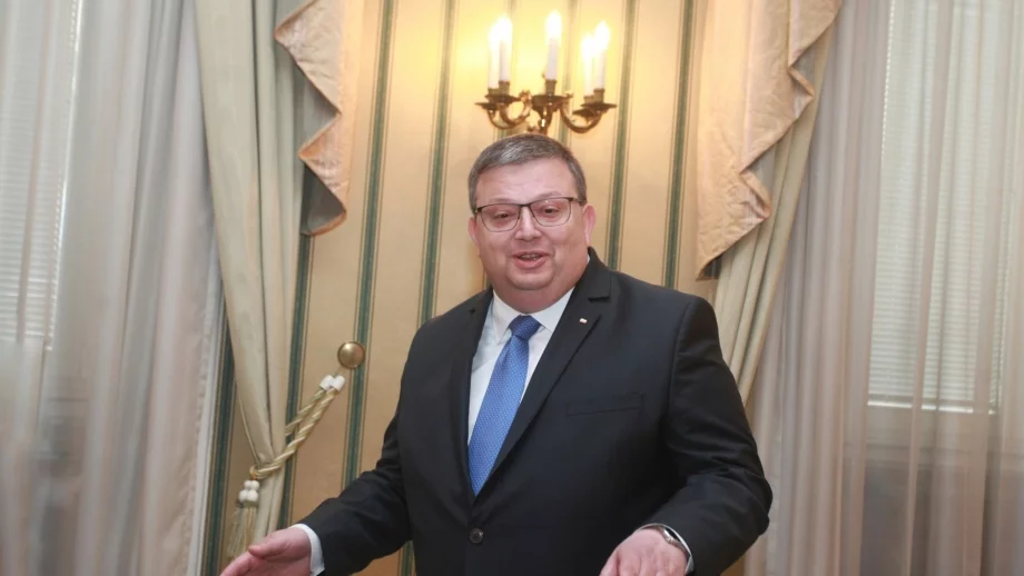 Цацаров: Имотните ми сделки са декларирани по законов ред