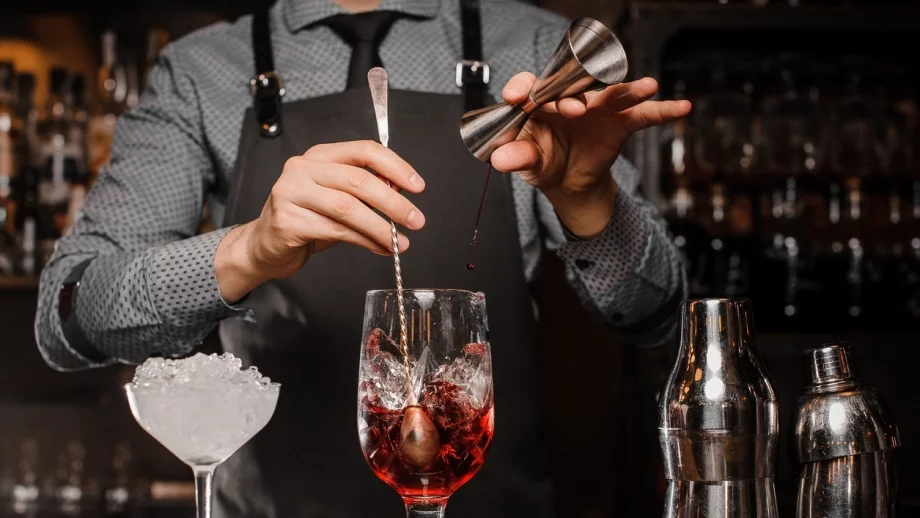 7 трика, с които барманите ви карат да плащате повече