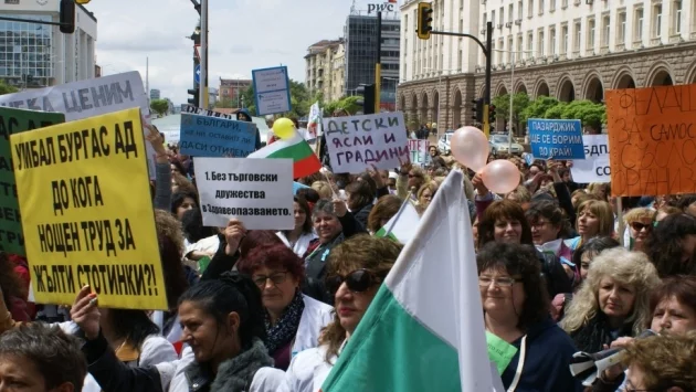 Подготвят национален протест на всички медици