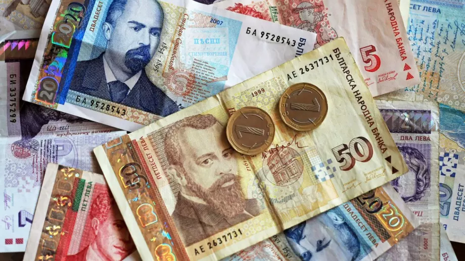 Дават еднократна помощ на родители в неплатен отпуск