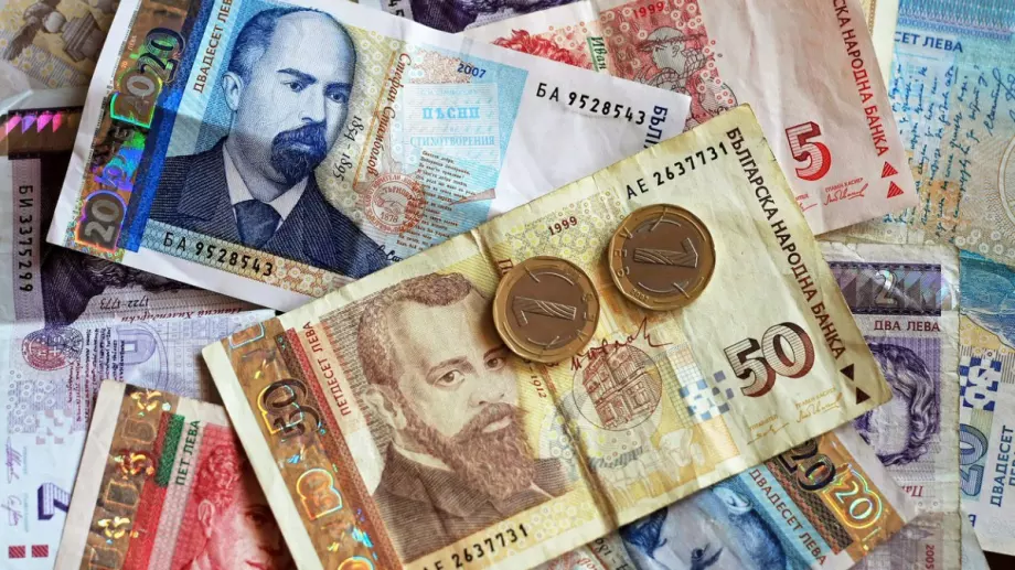 Средната заплата стигна 1500 лева