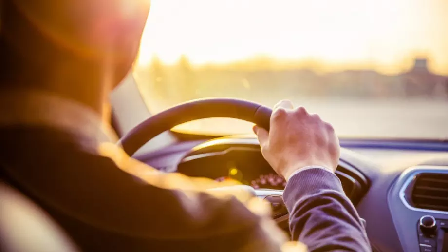 Виц на деня: Мутрата и трабанта