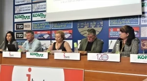 Малки ВЕИ производители заплашиха, че ще унищожат соларен парк в знак на протест