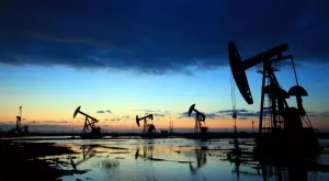 Цената на петрола се покачва, след като САЩ затегнаха санкциите срещу Русия