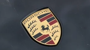 Стотици полицаи и прокурори претърсиха офиси на Porsche