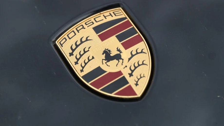 Стотици полицаи и прокурори претърсиха офиси на Porsche